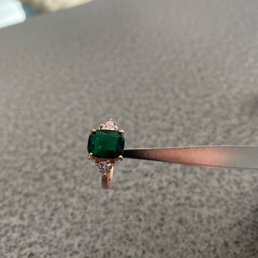 EMERALD RING GOLD PLATED SIZE 8 (NEW) - Picture 5 of 5